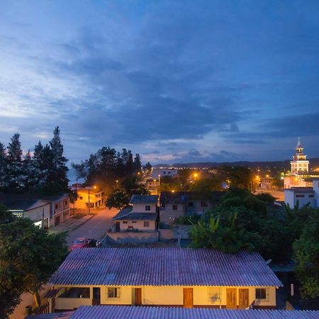 Puerta Sol Inn Manglaralto المظهر الخارجي الصورة