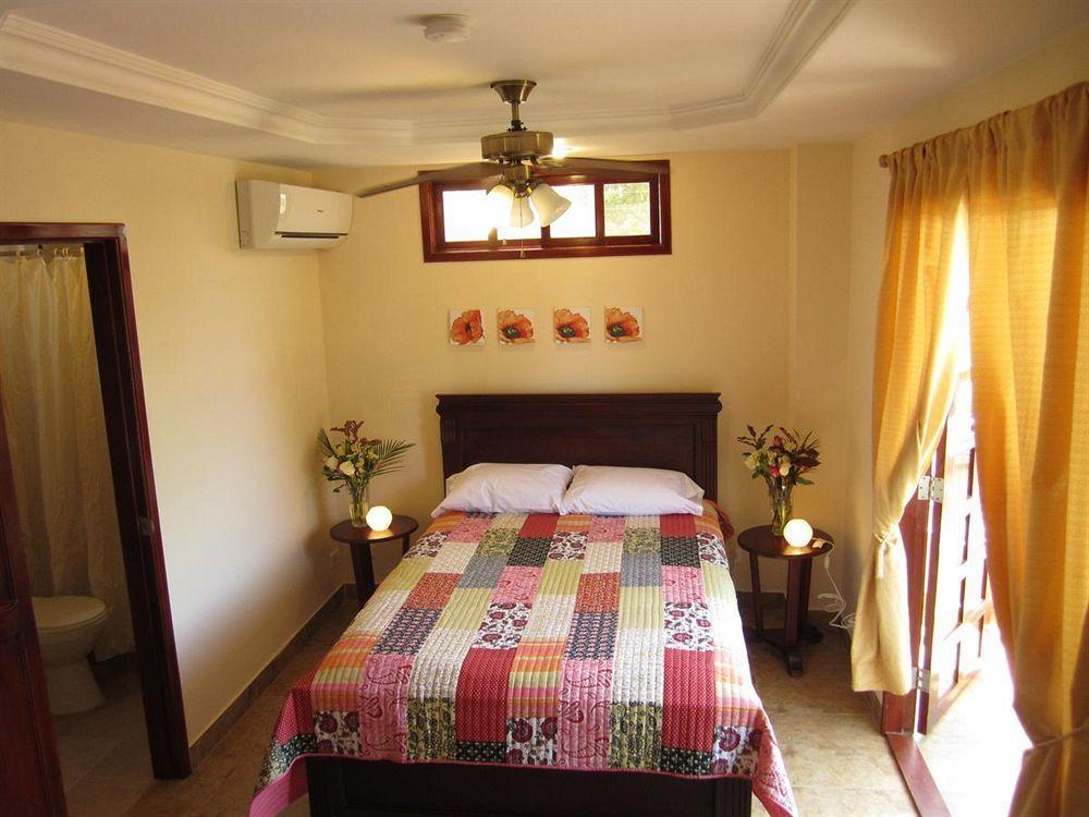 Puerta Sol Inn Manglaralto المظهر الخارجي الصورة