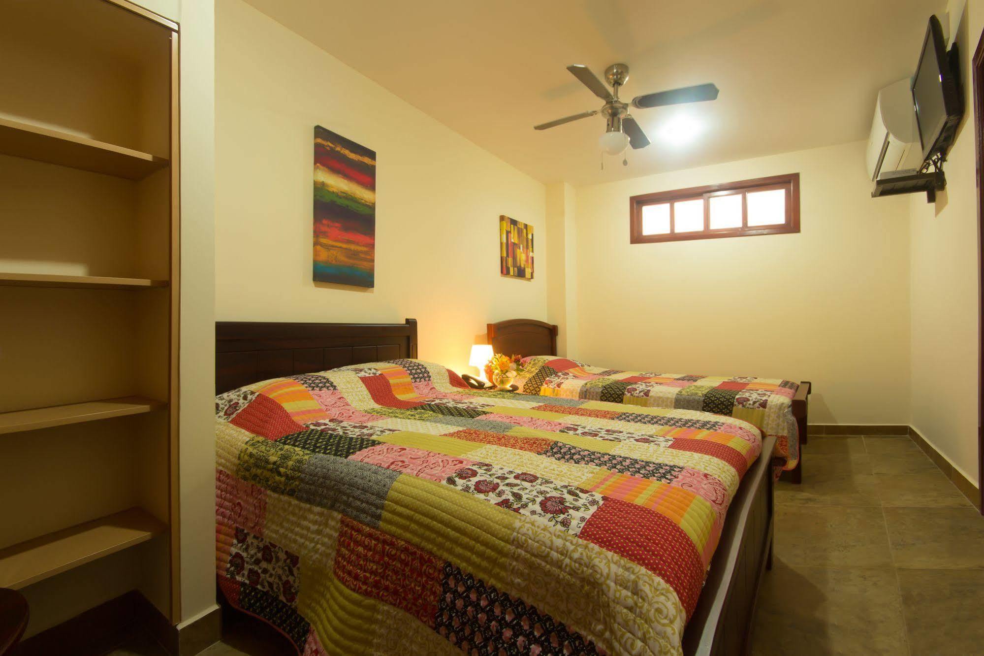 Puerta Sol Inn Manglaralto المظهر الخارجي الصورة